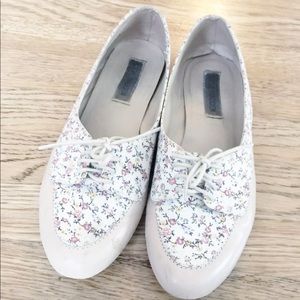 Steve Madden Mackster Floral Oxford Flats